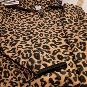 NWT -- POLAR  FLEECE  , ANIMAL PRINT. ( XS 1